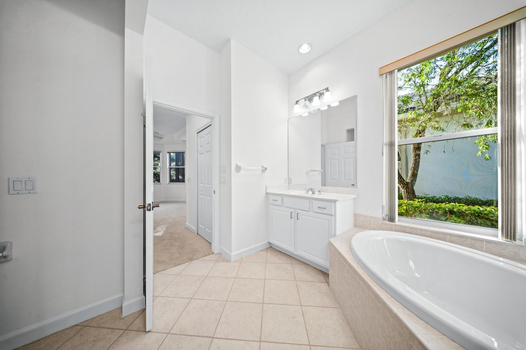 Active With Contract: $3,400 (3 beds, 2 baths, 1782 Square Feet)