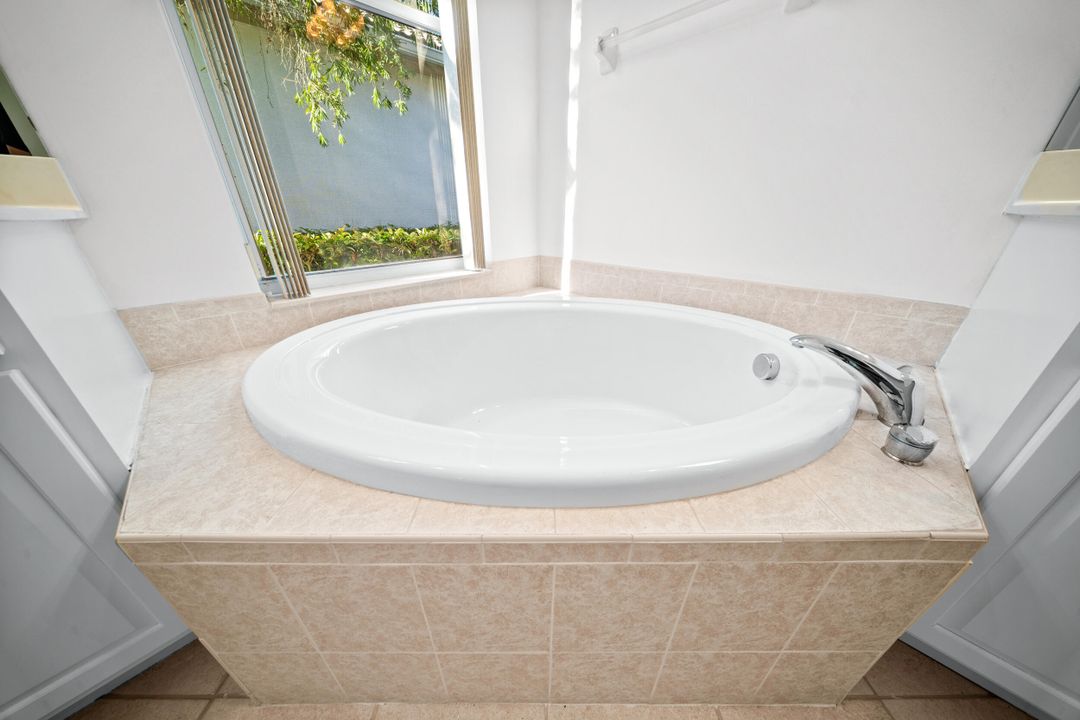 Active With Contract: $3,400 (3 beds, 2 baths, 1782 Square Feet)