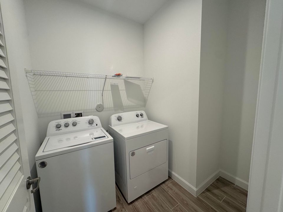Active With Contract: $2,800 (3 beds, 2 baths, 1894 Square Feet)
