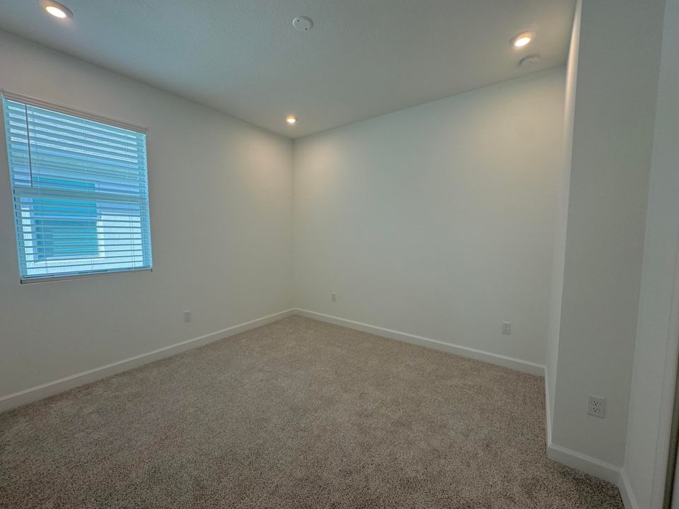 Active With Contract: $2,800 (3 beds, 2 baths, 1894 Square Feet)