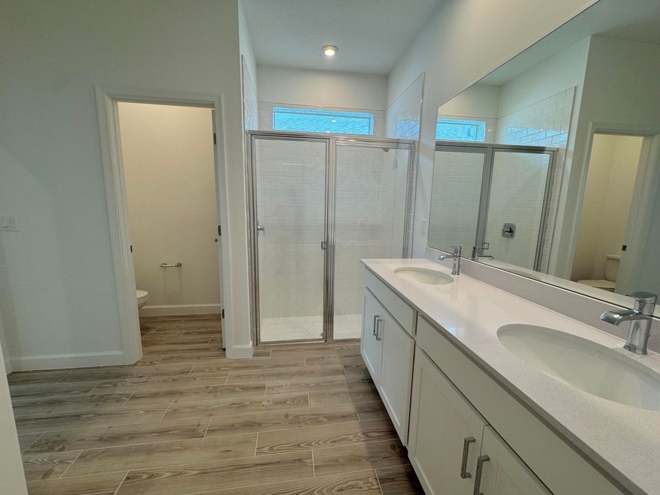 Active With Contract: $2,800 (3 beds, 2 baths, 1894 Square Feet)