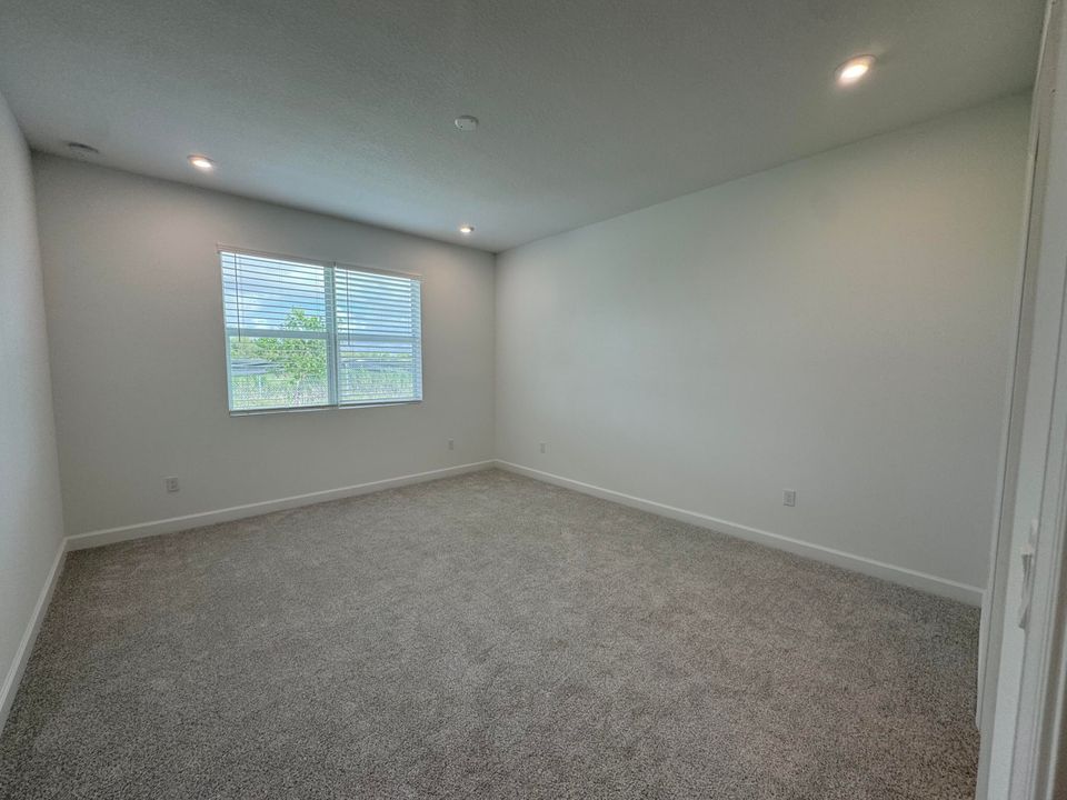 Active With Contract: $2,800 (3 beds, 2 baths, 1894 Square Feet)