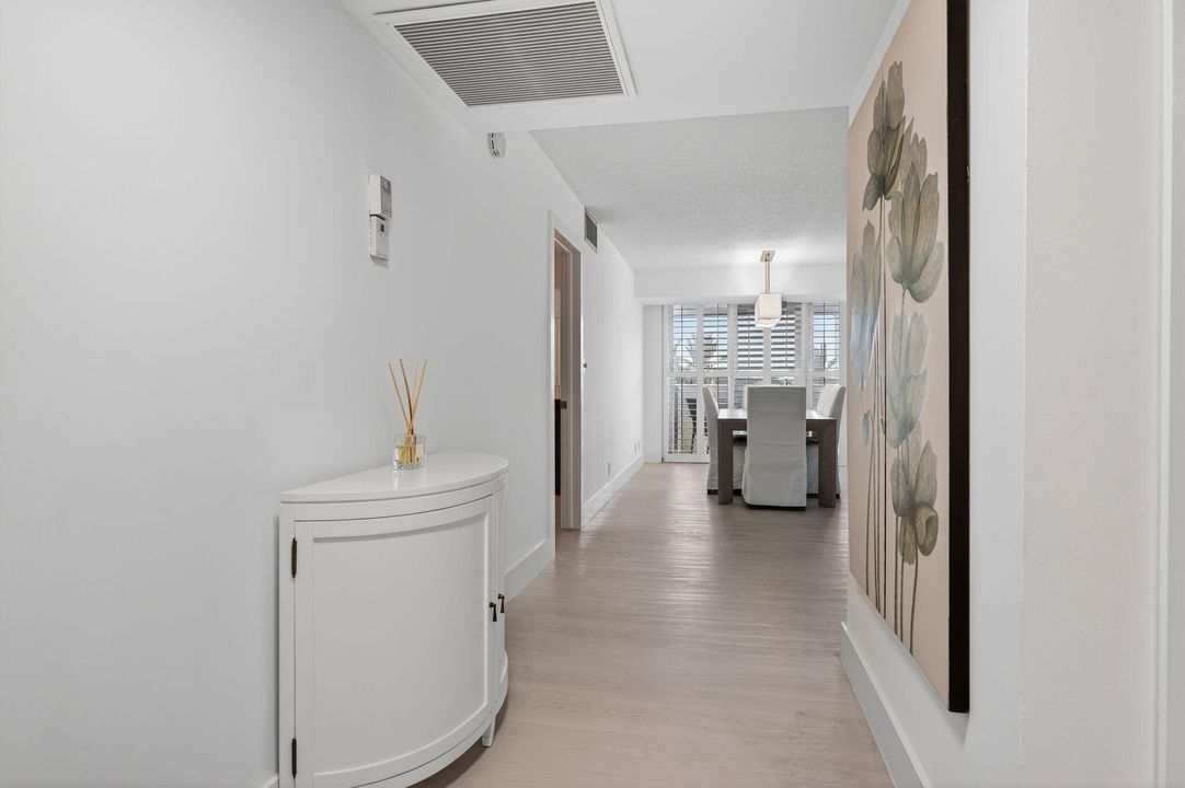 En Venta: $659,000 (2 camas, 2 baños, 1570 Pies cuadrados)