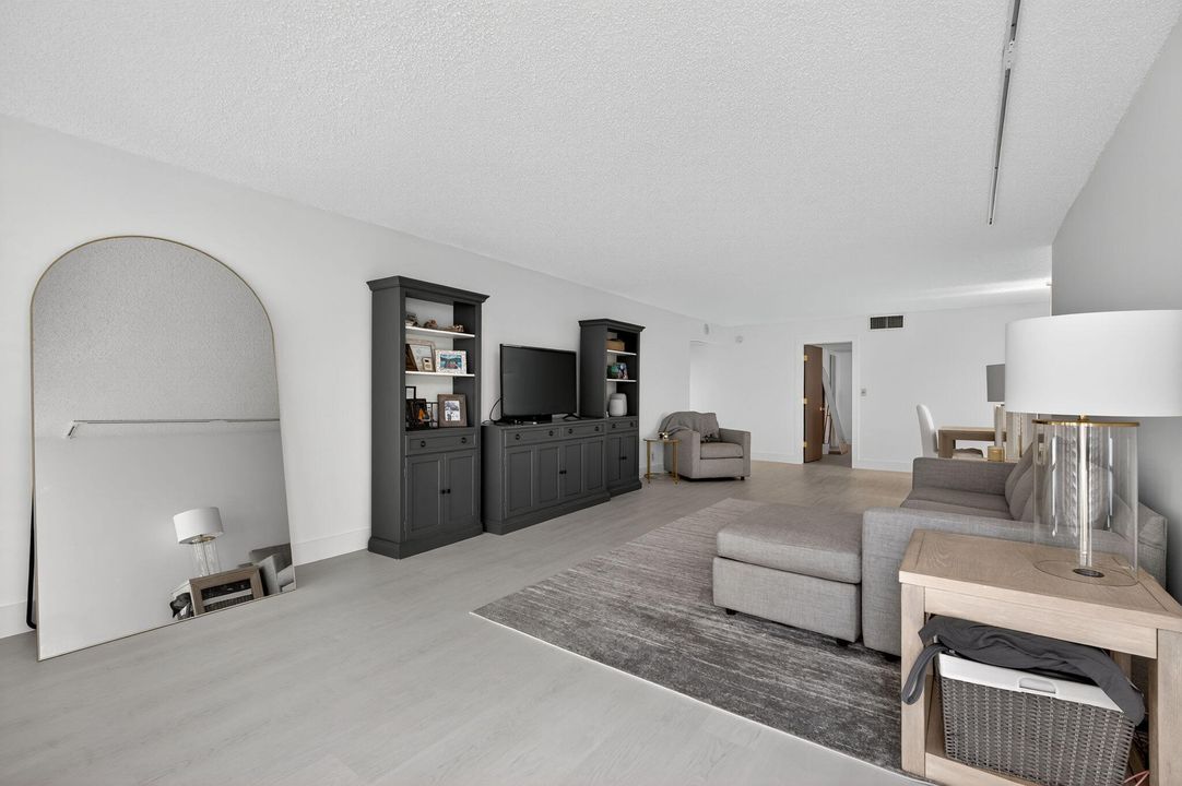 En Venta: $659,000 (2 camas, 2 baños, 1570 Pies cuadrados)