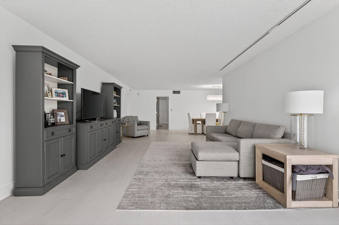 En Venta: $659,000 (2 camas, 2 baños, 1570 Pies cuadrados)