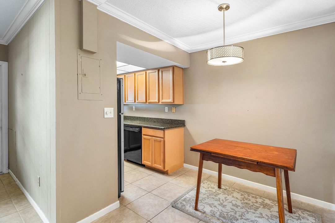 待售: $99,900 (1 贝兹, 1 浴室, 754 平方英尺)