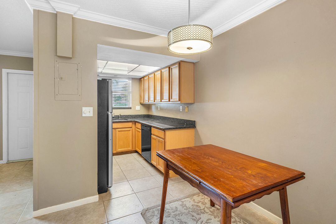 待售: $99,900 (1 贝兹, 1 浴室, 754 平方英尺)