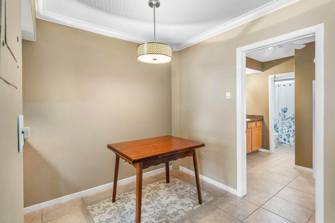 待售: $99,900 (1 贝兹, 1 浴室, 754 平方英尺)