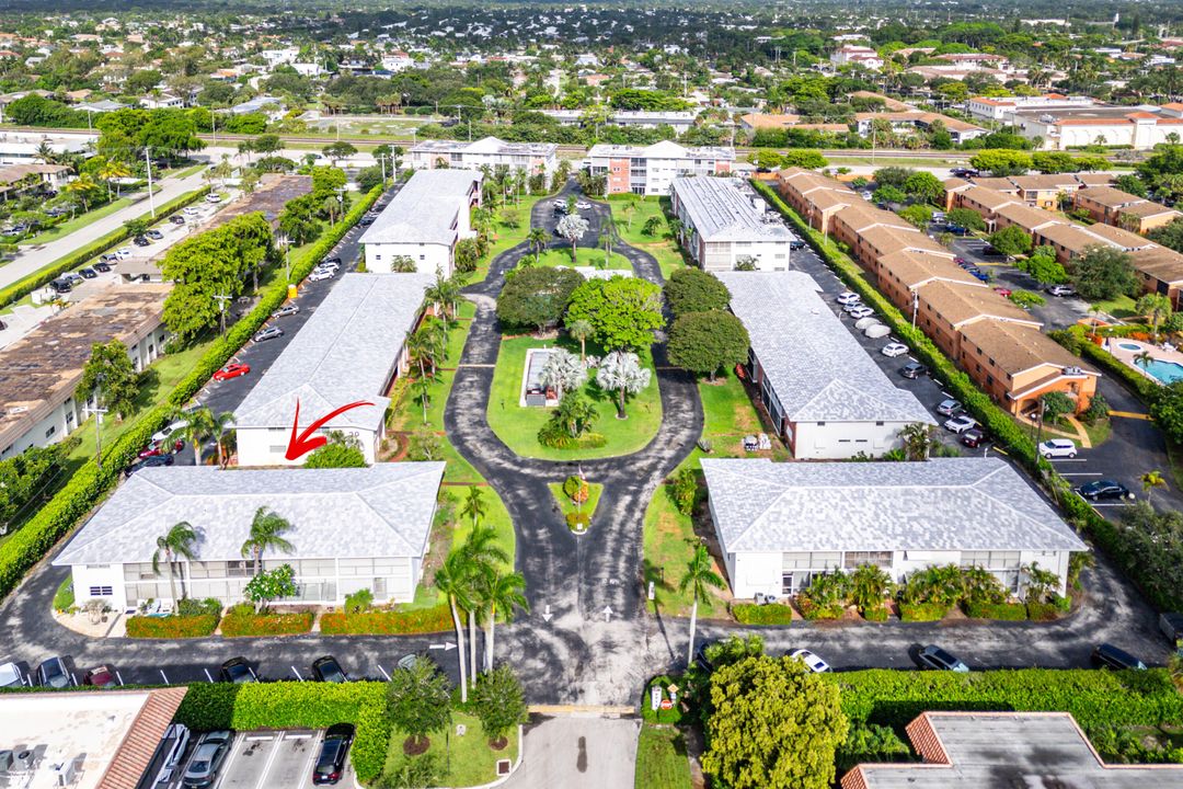 待售: $99,900 (1 贝兹, 1 浴室, 754 平方英尺)