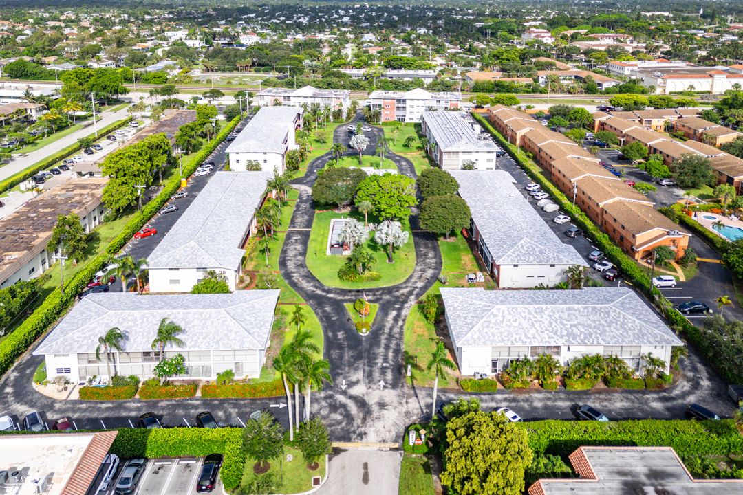 待售: $99,900 (1 贝兹, 1 浴室, 754 平方英尺)