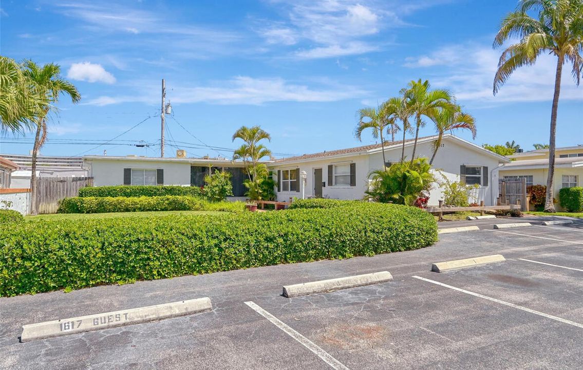 Recently Rented: $2,100 (1 beds, 1 baths, 900 Square Feet)