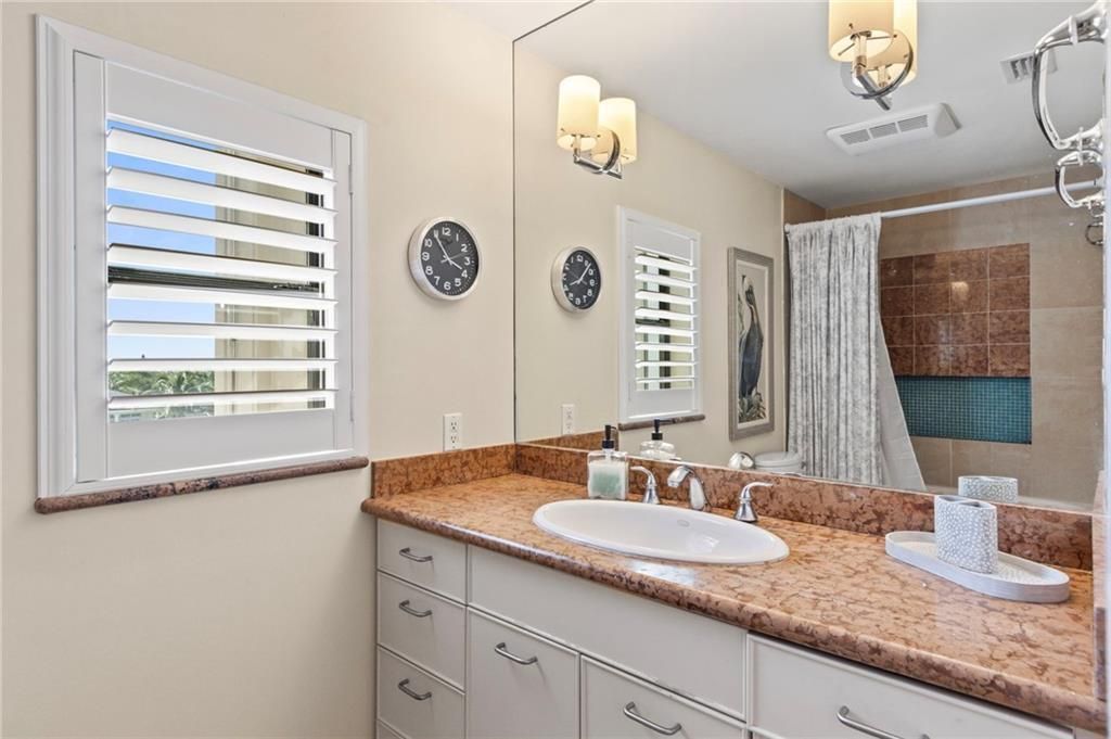 For Rent: $8,500 (2 beds, 2 baths, 1600 Square Feet)