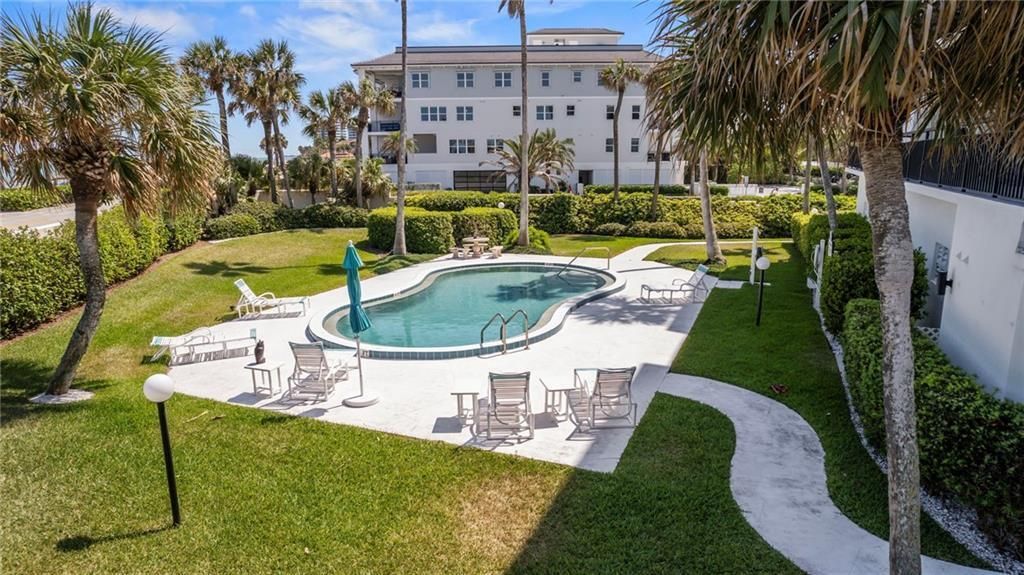 For Rent: $8,500 (2 beds, 2 baths, 1600 Square Feet)