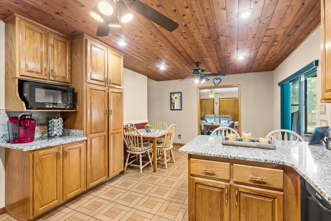 На продажу: $790,000 (3 спален, 2 ванн, 1854 Квадратных фут)