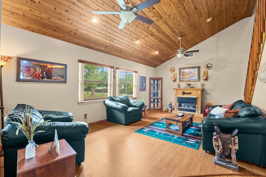 На продажу: $790,000 (3 спален, 2 ванн, 1854 Квадратных фут)