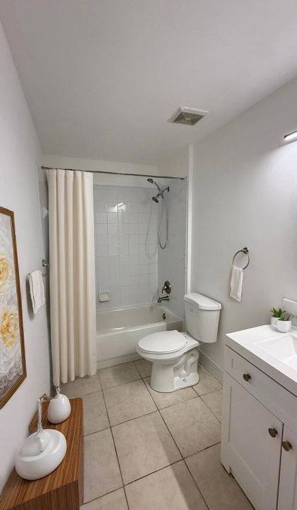 合同活跃: $2,350 (3 贝兹, 2 浴室, 1200 平方英尺)