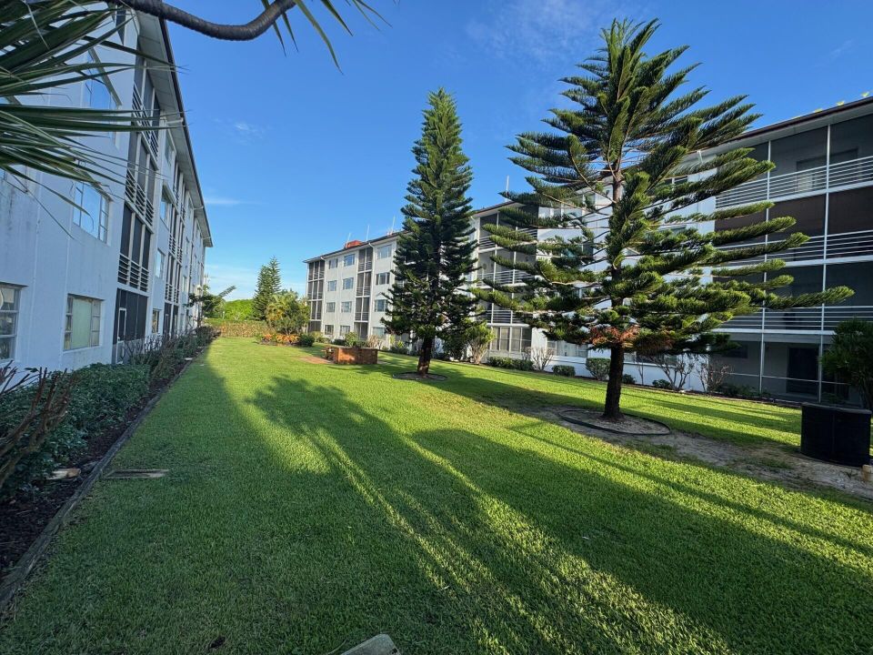 Activo con contrato: $1,950 (2 camas, 2 baños, 948 Pies cuadrados)