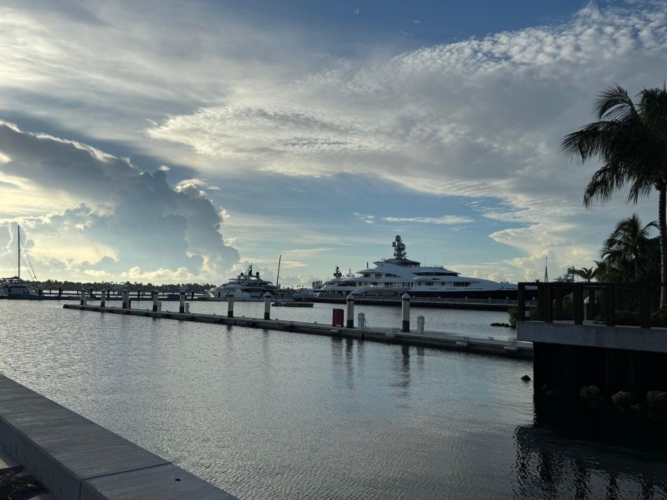 Activo con contrato: $1,950 (2 camas, 2 baños, 948 Pies cuadrados)