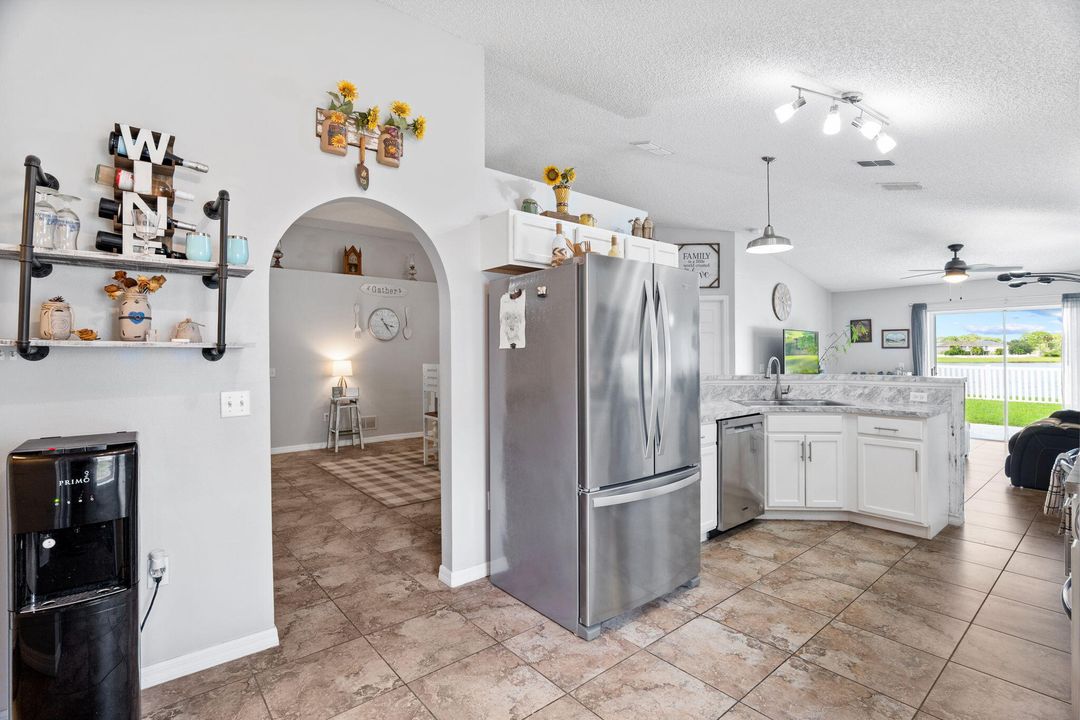 For Sale: $315,000 (3 beds, 2 baths, 1620 Square Feet)