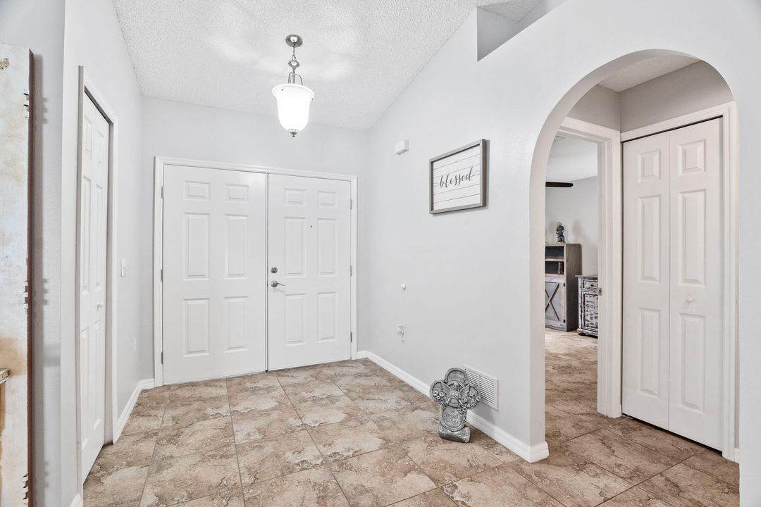 For Sale: $315,000 (3 beds, 2 baths, 1620 Square Feet)