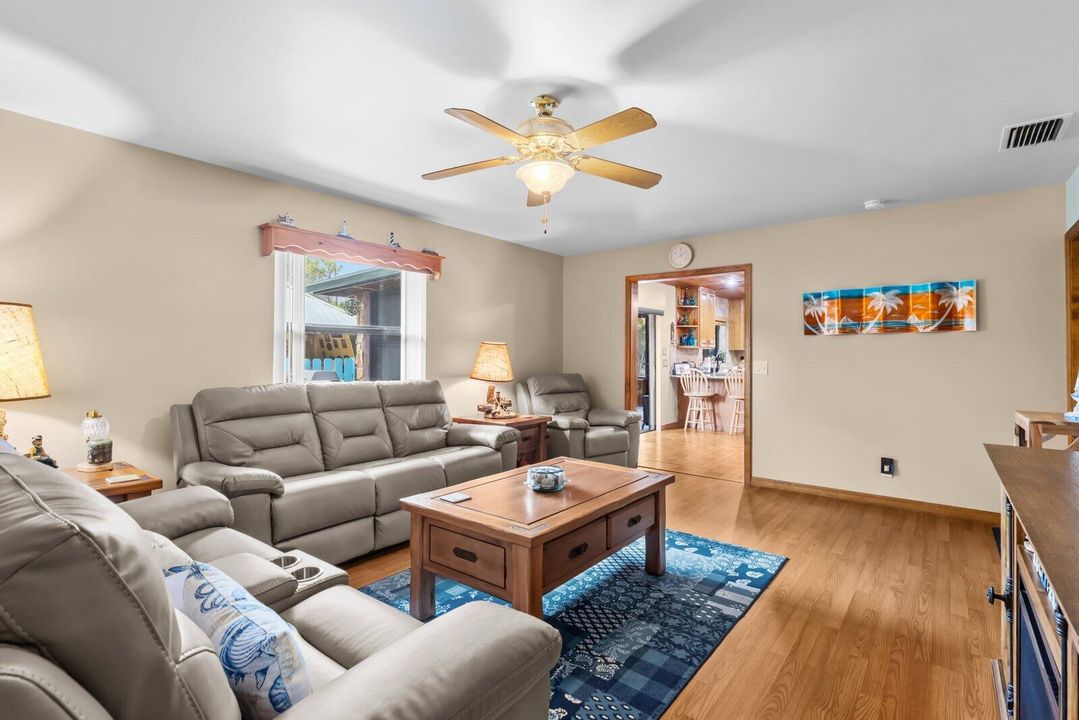 На продажу: $790,000 (3 спален, 2 ванн, 1854 Квадратных фут)