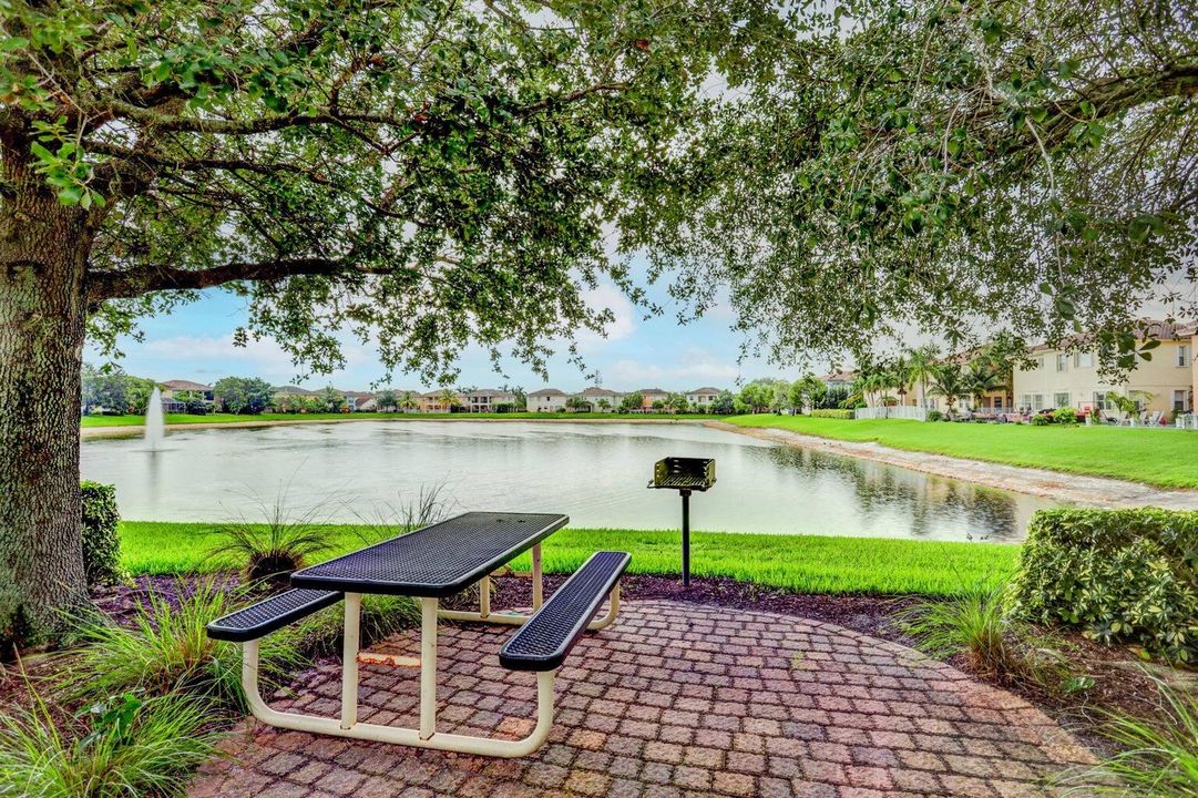 For Rent: $4,600 (5 beds, 3 baths, 3200 Square Feet)