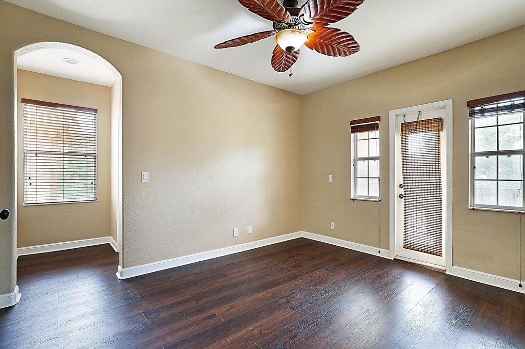 For Rent: $4,600 (5 beds, 3 baths, 3200 Square Feet)