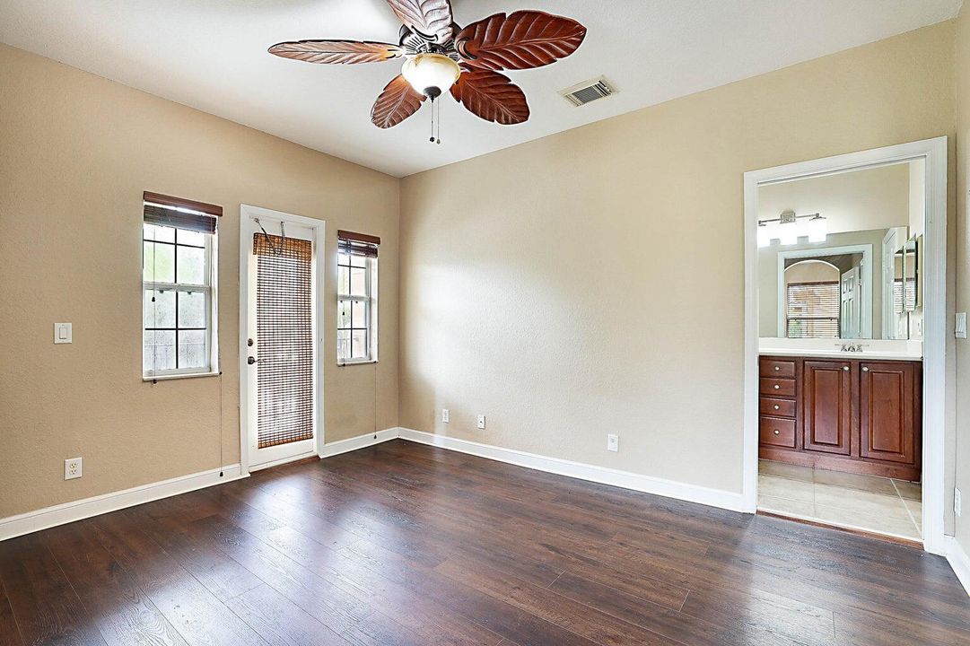 For Rent: $4,600 (5 beds, 3 baths, 3200 Square Feet)