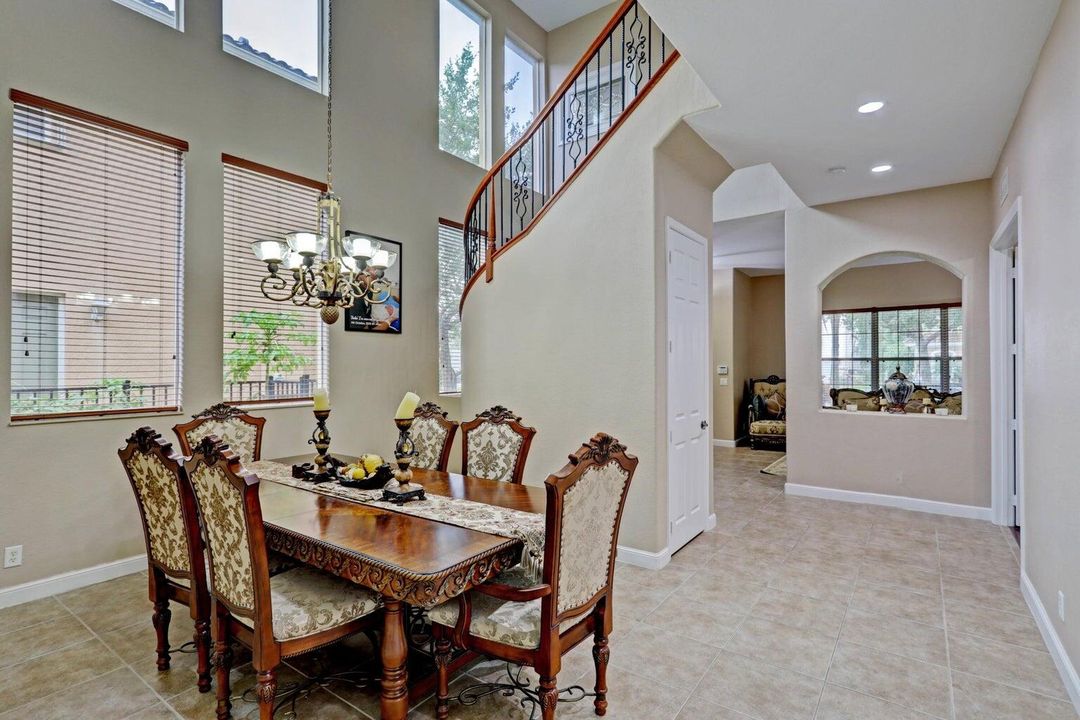 For Rent: $4,600 (5 beds, 3 baths, 3200 Square Feet)