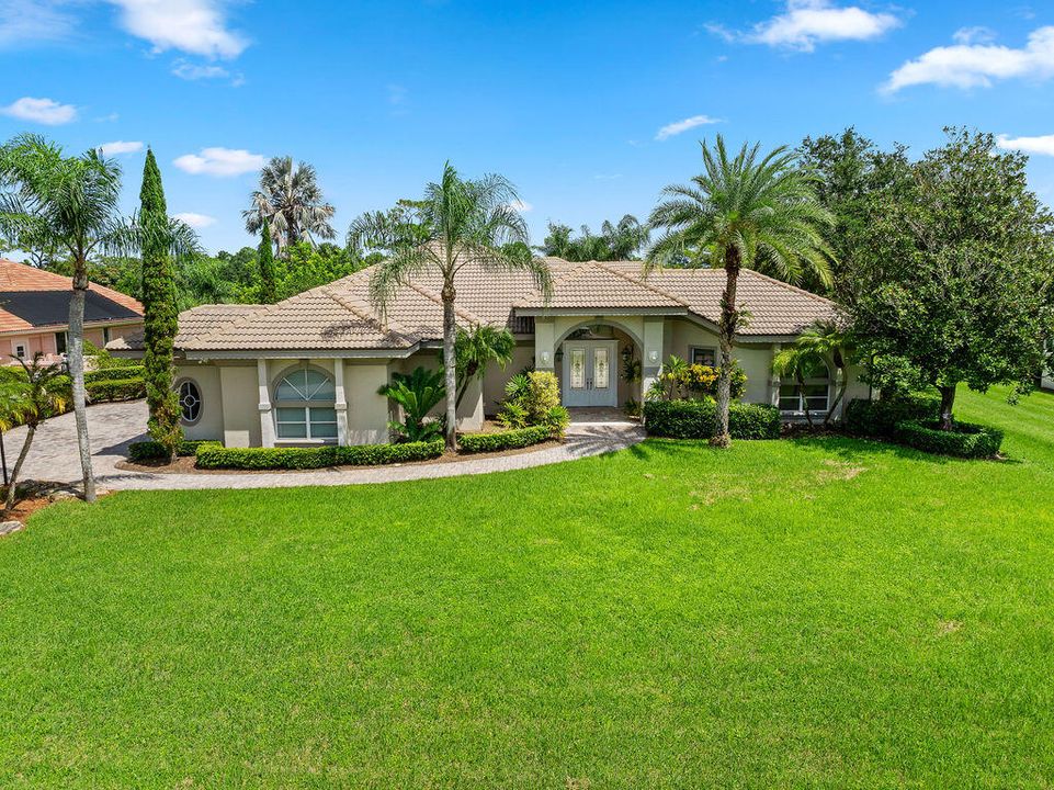 En Venta: $975,000 (3 camas, 3 baños, 3631 Pies cuadrados)