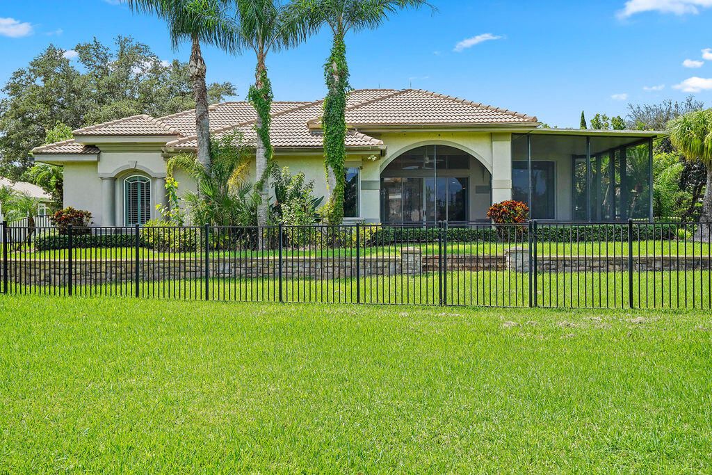 En Venta: $975,000 (3 camas, 3 baños, 3631 Pies cuadrados)