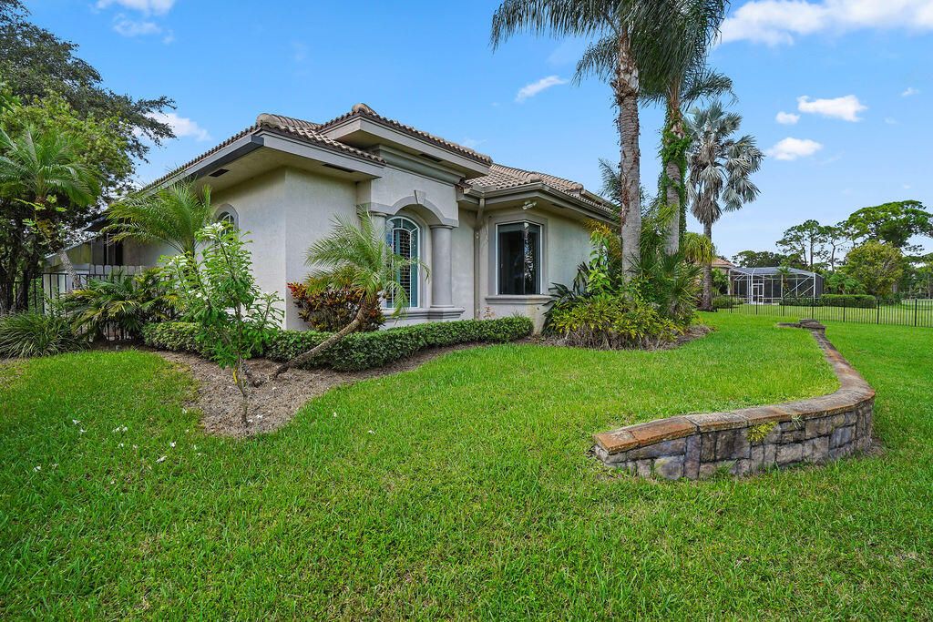 En Venta: $975,000 (3 camas, 3 baños, 3631 Pies cuadrados)