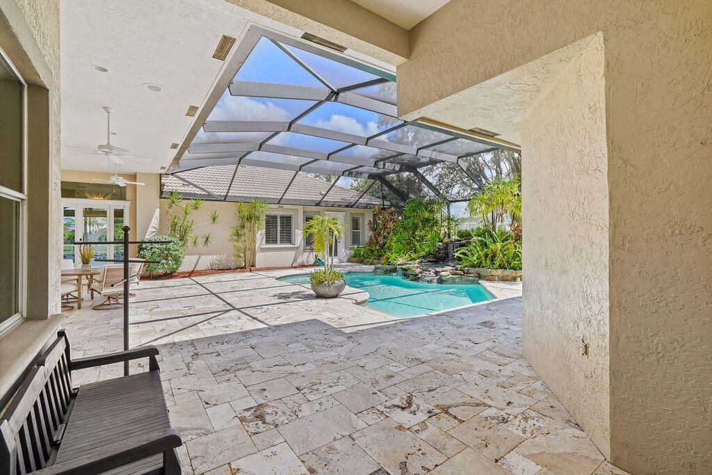 En Venta: $975,000 (3 camas, 3 baños, 3631 Pies cuadrados)