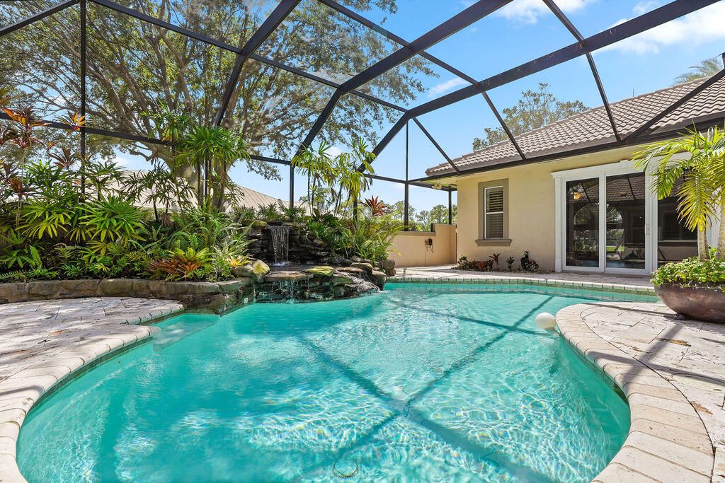 En Venta: $975,000 (3 camas, 3 baños, 3631 Pies cuadrados)