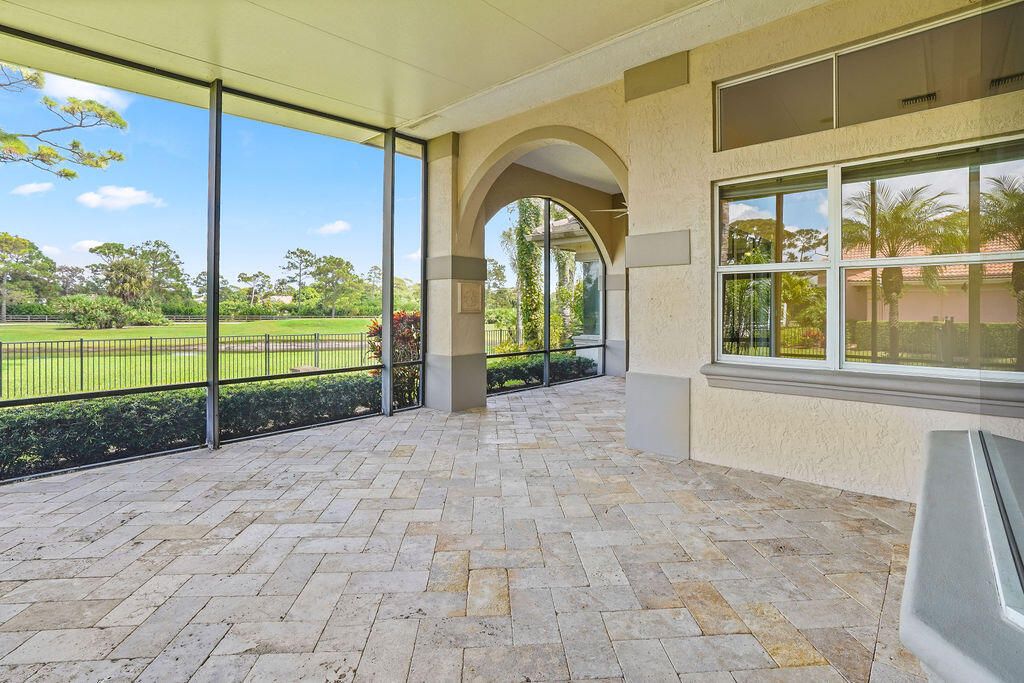 En Venta: $975,000 (3 camas, 3 baños, 3631 Pies cuadrados)