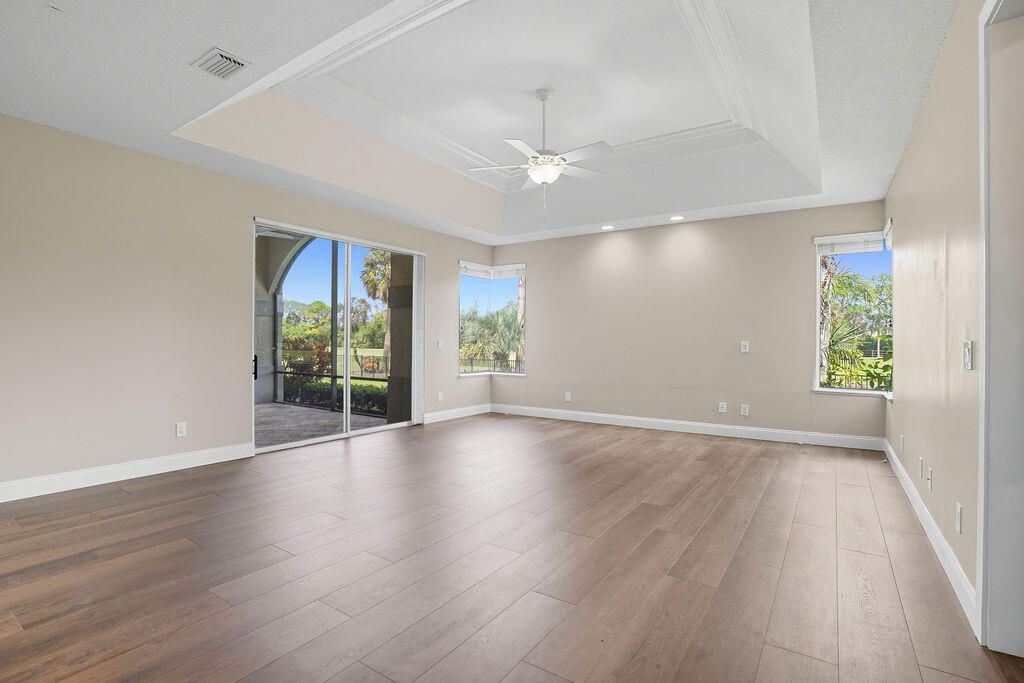 En Venta: $975,000 (3 camas, 3 baños, 3631 Pies cuadrados)