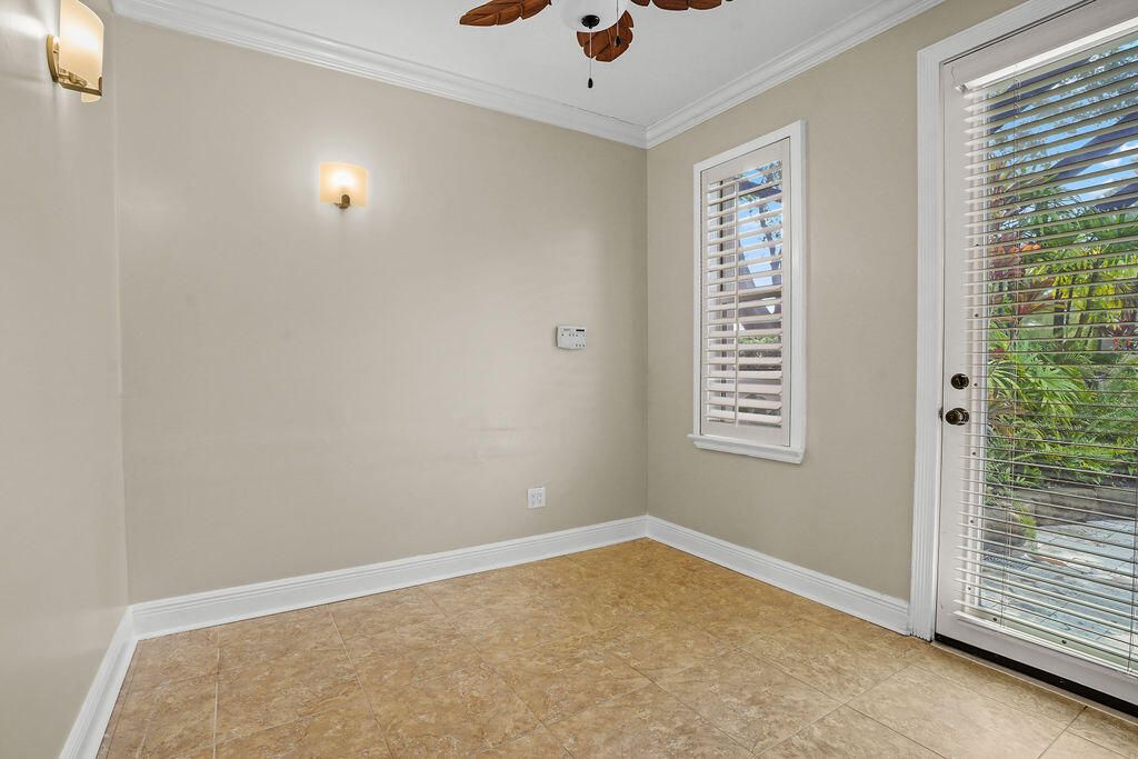 En Venta: $975,000 (3 camas, 3 baños, 3631 Pies cuadrados)