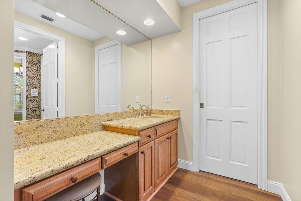 En Venta: $975,000 (3 camas, 3 baños, 3631 Pies cuadrados)