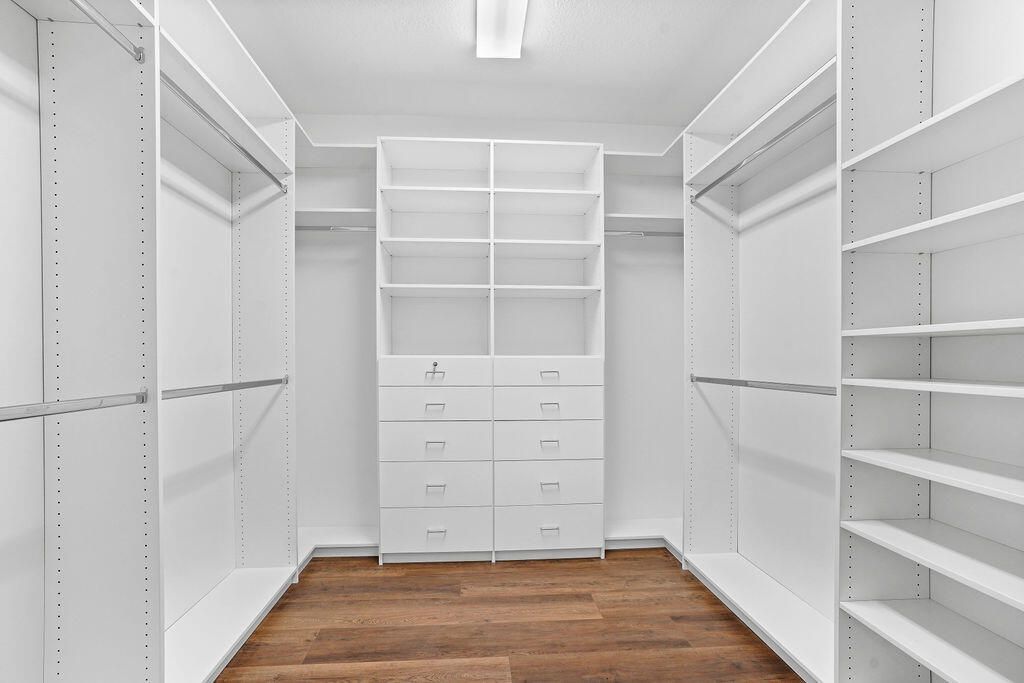 En Venta: $975,000 (3 camas, 3 baños, 3631 Pies cuadrados)