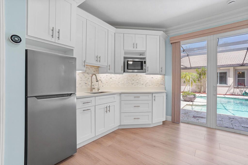 En Venta: $975,000 (3 camas, 3 baños, 3631 Pies cuadrados)