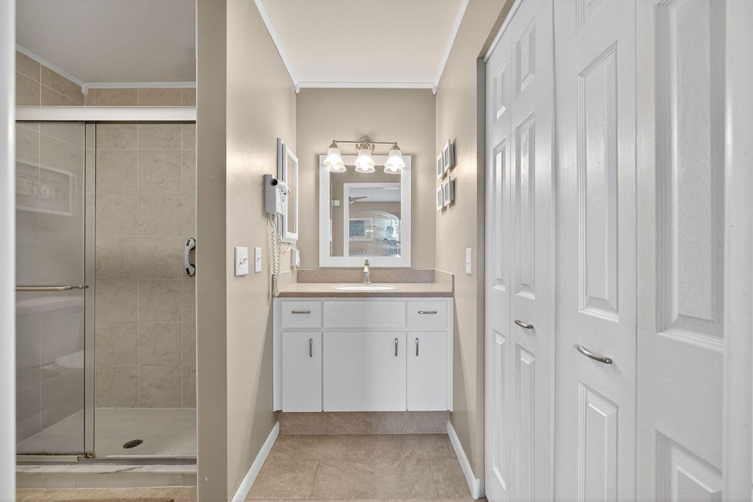 Под контрактом: $350,000 (2 спален, 2 ванн, 1306 Квадратных фут)