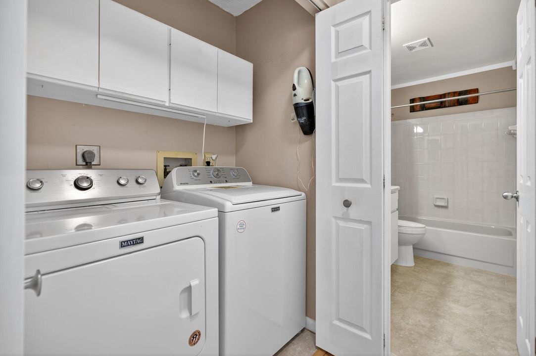 Под контрактом: $350,000 (2 спален, 2 ванн, 1306 Квадратных фут)