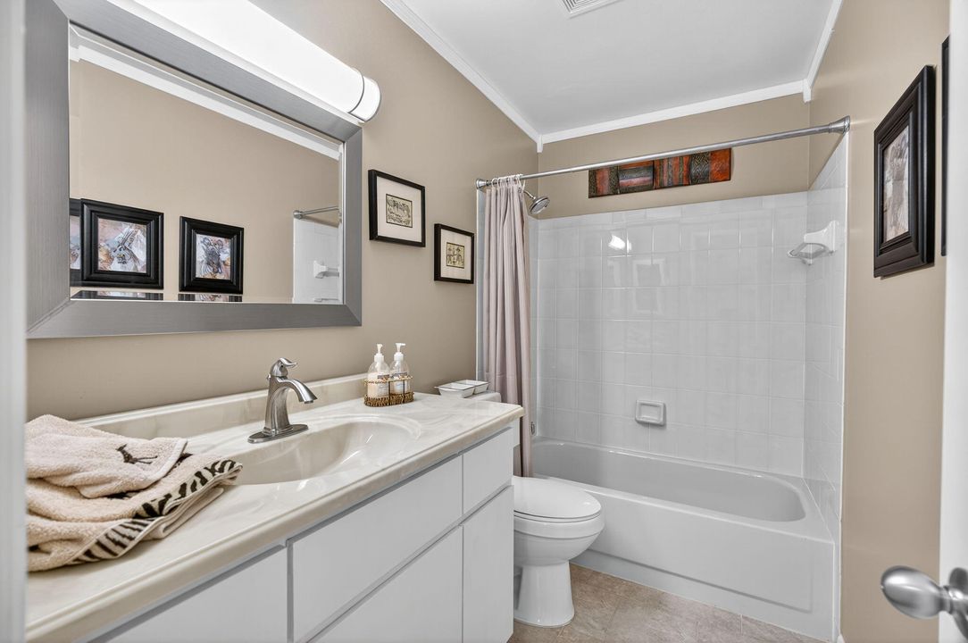 Под контрактом: $350,000 (2 спален, 2 ванн, 1306 Квадратных фут)