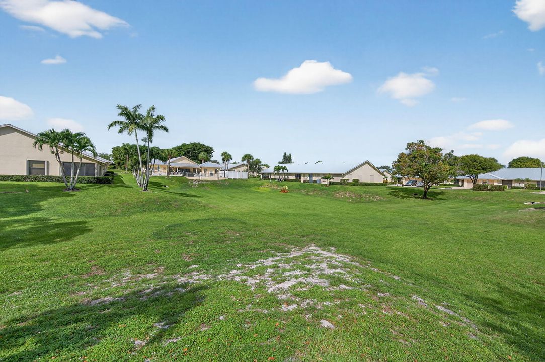 Под контрактом: $350,000 (2 спален, 2 ванн, 1306 Квадратных фут)