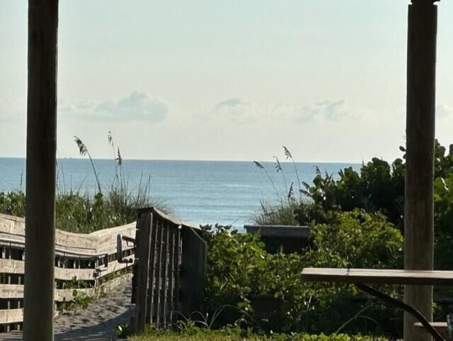 Под контрактом: $350,000 (2 спален, 2 ванн, 1306 Квадратных фут)