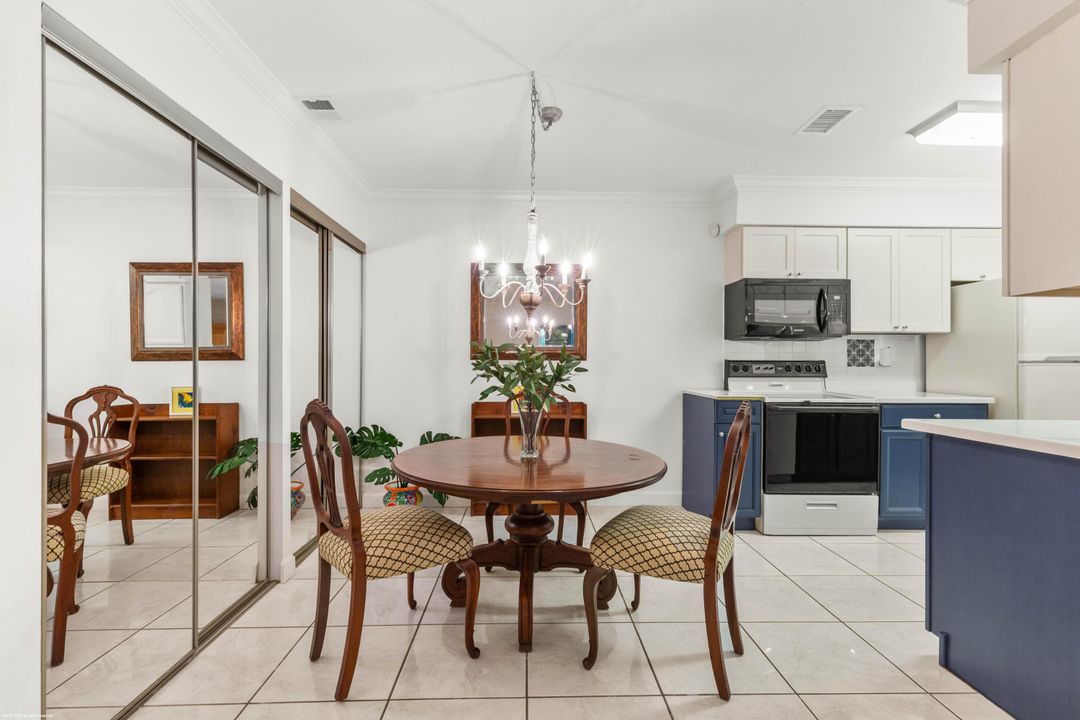 合同活跃: $209,000 (2 贝兹, 2 浴室, 1037 平方英尺)