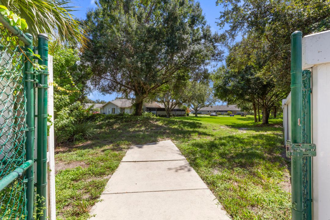 合同活跃: $209,000 (2 贝兹, 2 浴室, 1037 平方英尺)