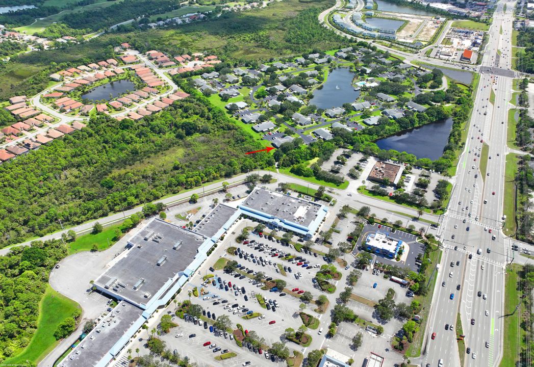 合同活跃: $209,000 (2 贝兹, 2 浴室, 1037 平方英尺)