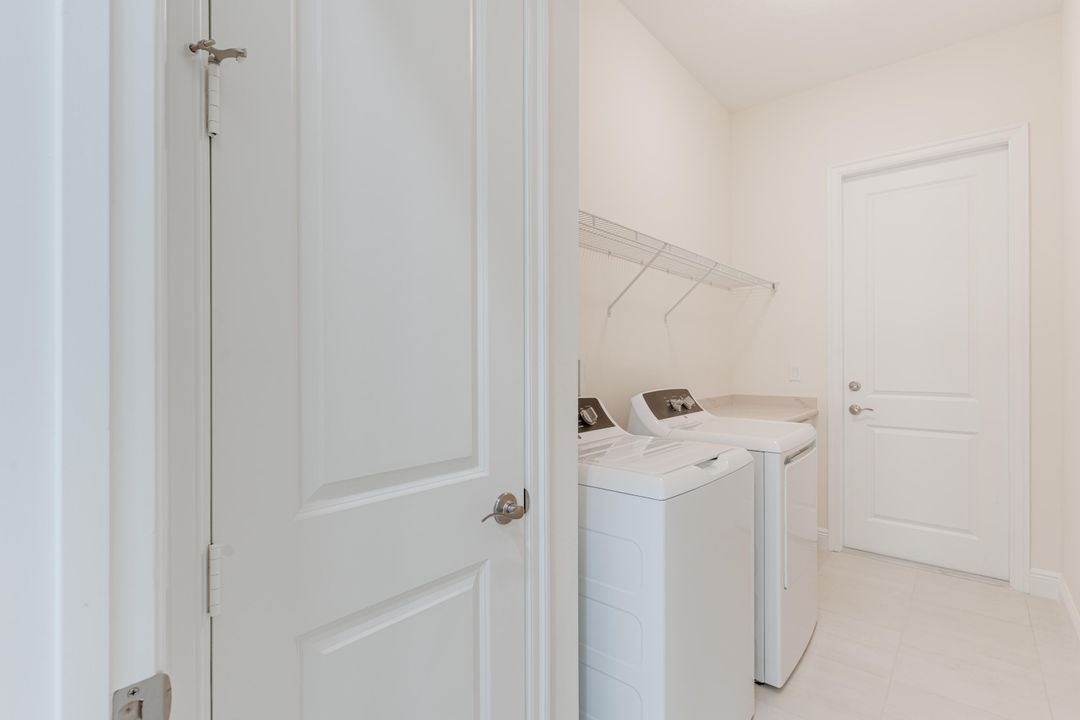 На продажу: $459,100 (3 спален, 2 ванн, 1702 Квадратных фут)