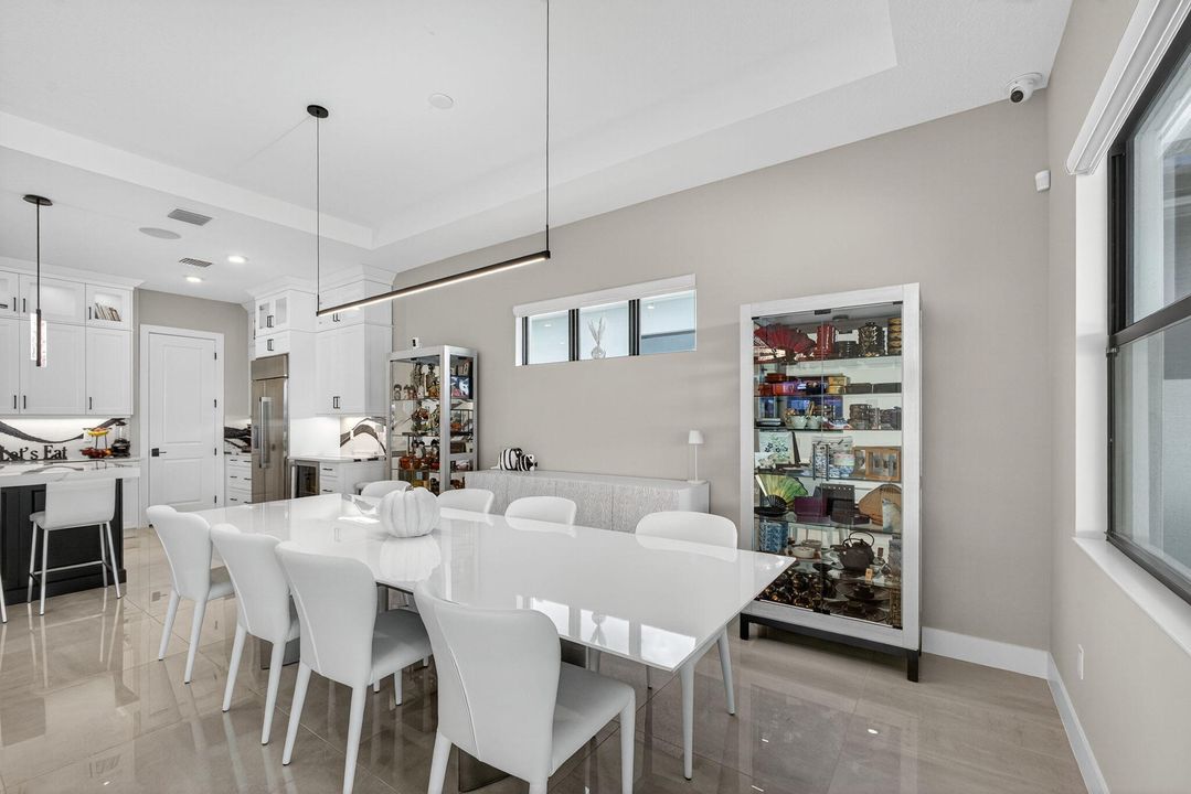 待售: $1,280,000 (3 贝兹, 3 浴室, 2642 平方英尺)